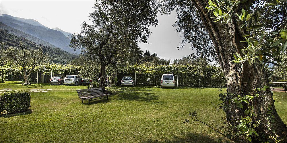 Residence Parco Lago Di Garda Malcesine Eksteriør billede