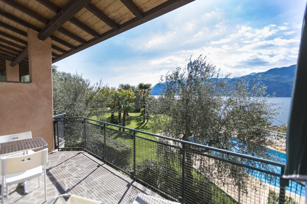 Residence Parco Lago Di Garda Malcesine Eksteriør billede