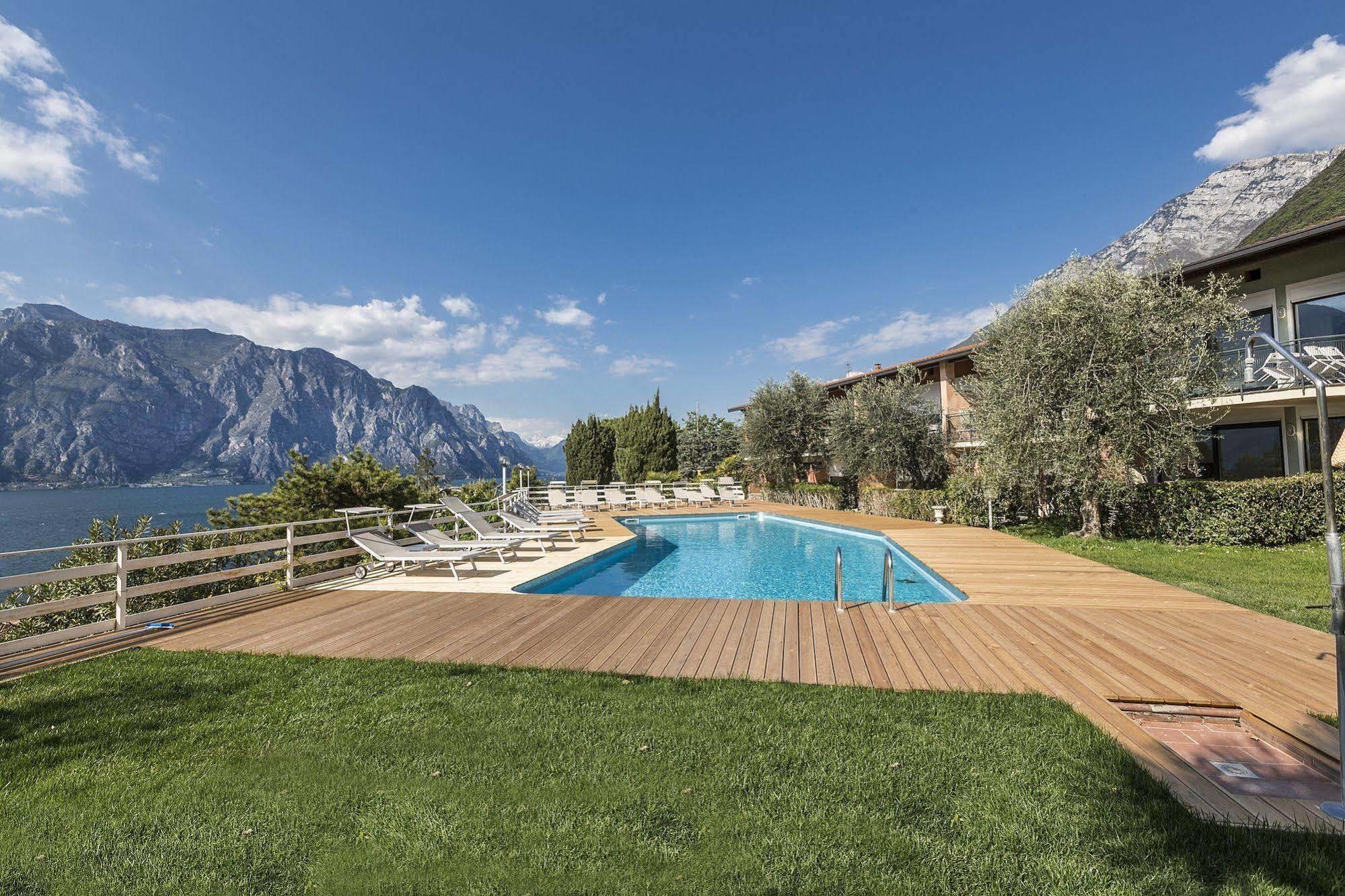 Residence Parco Lago Di Garda Malcesine Eksteriør billede