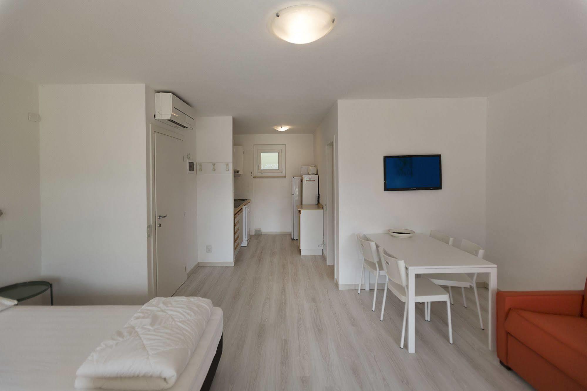 Residence Parco Lago Di Garda Malcesine Eksteriør billede