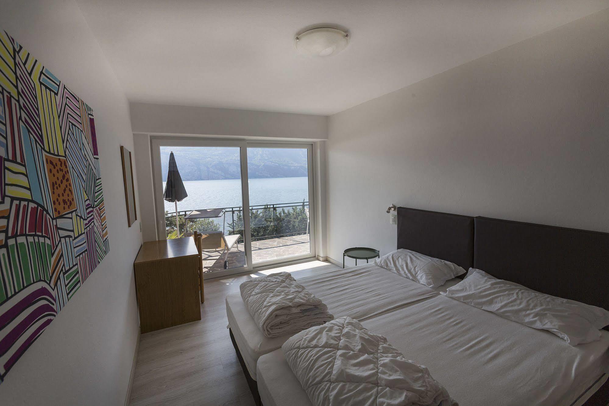 Residence Parco Lago Di Garda Malcesine Eksteriør billede