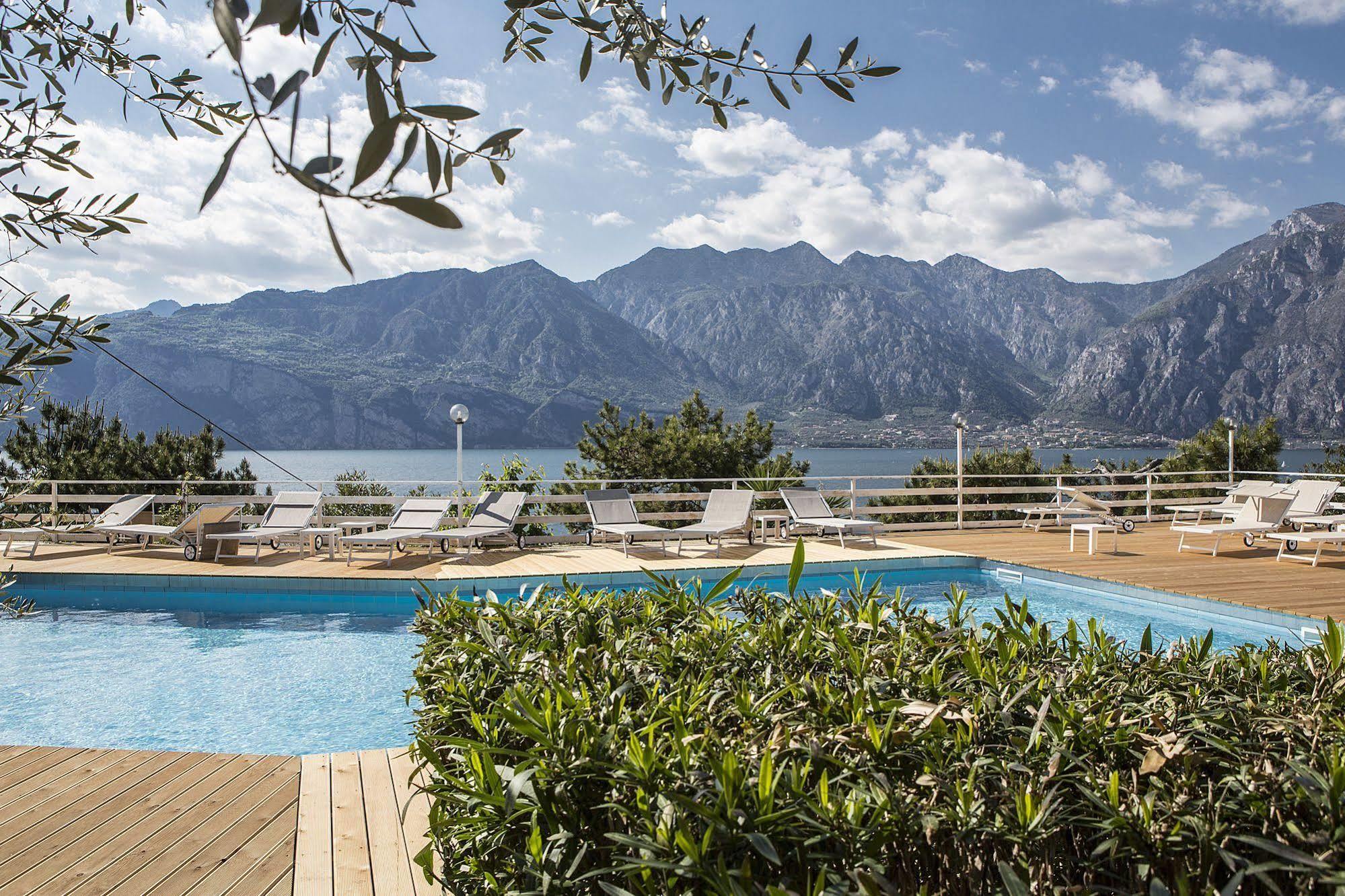 Residence Parco Lago Di Garda Malcesine Eksteriør billede